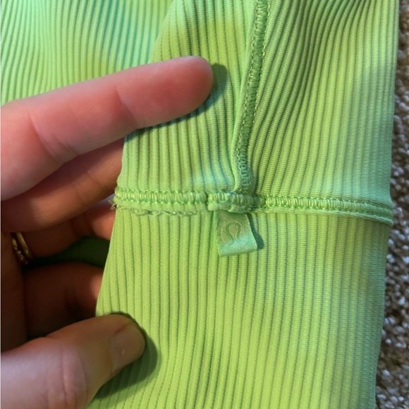 Lululemon women’s power pivot tank reversible light green lime green - Picture 3 of 5